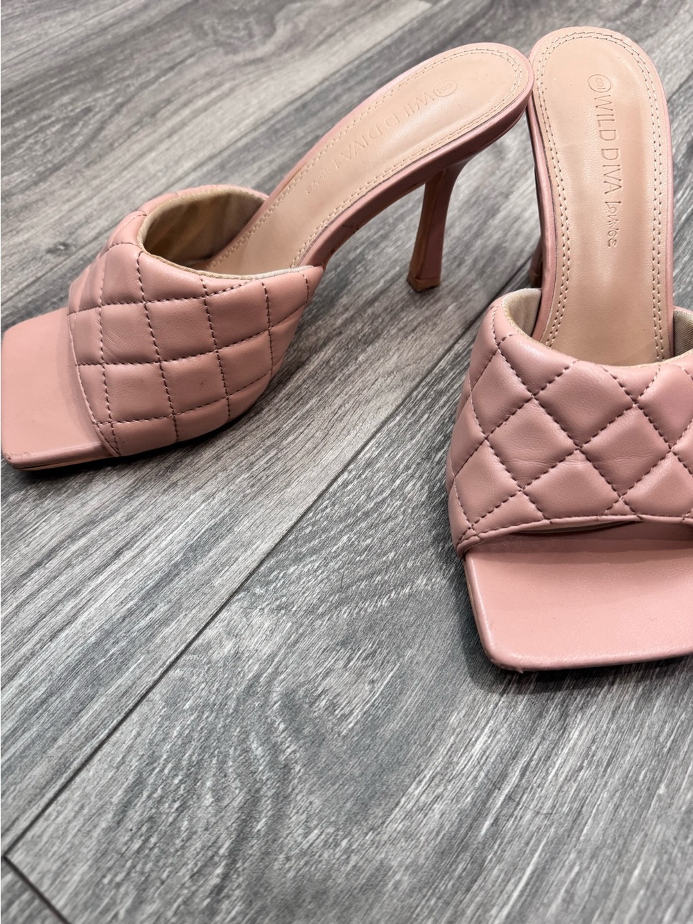 Wild Diva Quilted Blush Pink Slide Mules - Picture 2 of 4